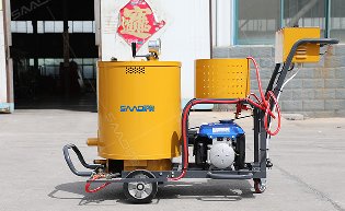 <b>60L灌缝机热效率提高2-3倍，缩短整个作业时间</b>